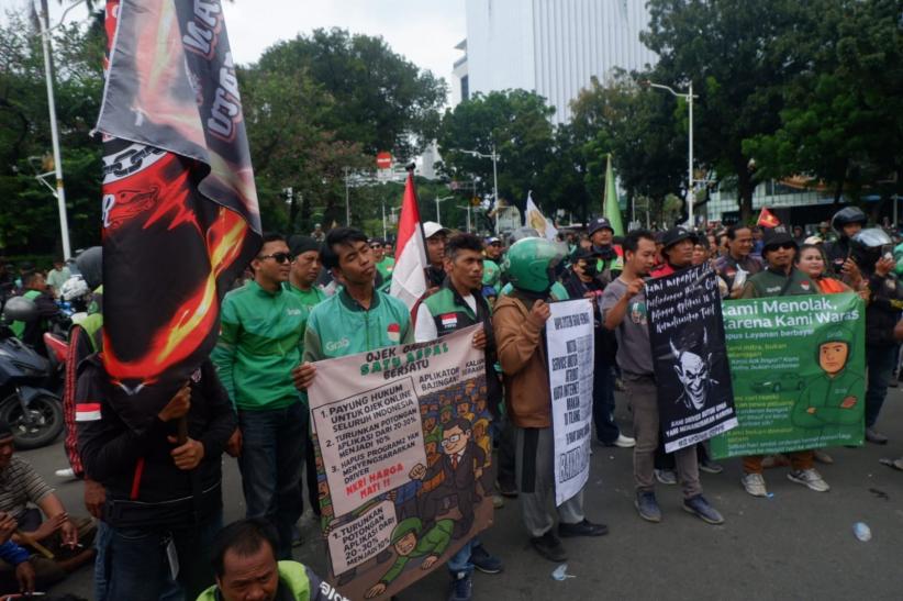 Demo Ribuan Ojol Tuntut Keadilan Sistem Tarif! - Bagian 3
