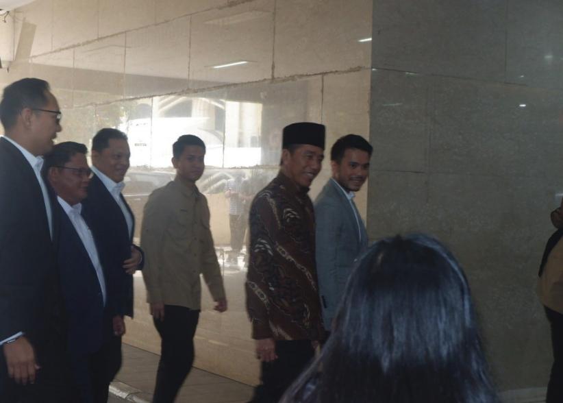 FOTO: Jokowi Tiba di Bareskrim, Klarifikasi Tudingan Ijazah Palsu - Bagian 2