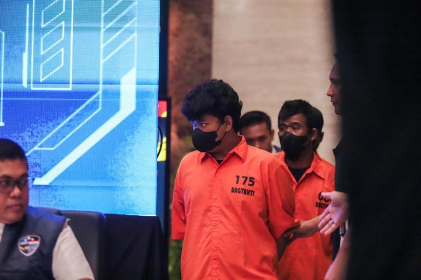 Penampakan 6 Tersangka Grup Facebook Fantasi Sedarah - Bagian 2