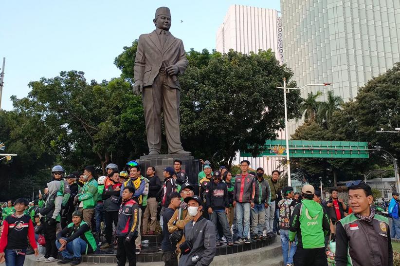 Ribuan Driver Ojol dan Kurir Tuntut Keadilan Tarif - Bagian 2