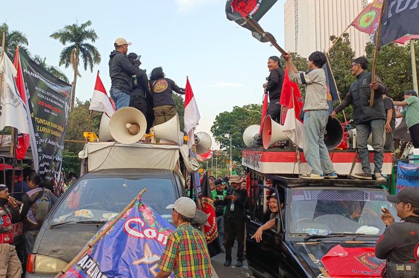 Ribuan Driver Ojol dan Kurir Tuntut Keadilan Tarif - Bagian 1