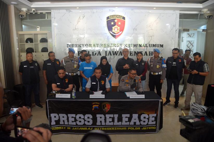 Kompak! Ketua Ormas dan Istri Tipu Korban hingga Ratusan Juta Ternyata Residivis - Bagian 5