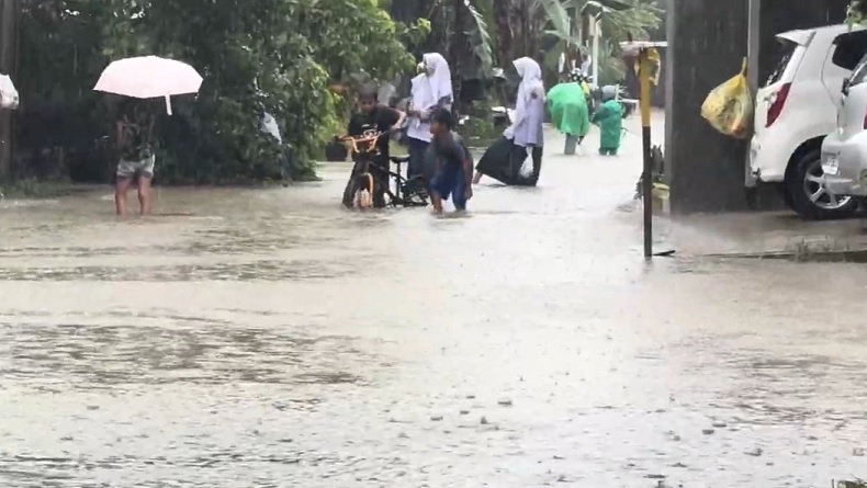 Banjir Kepung Tenggarong, Sejumlah Sekolah Diliburkan