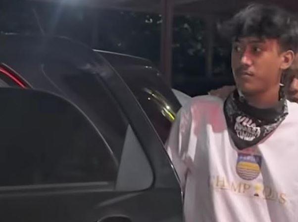 Tampang Oknum Bobotoh Perusak Rumput dan Jaring Gawang Stadion GBLA Bandung