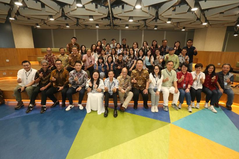 Penghargaan Kepemimpinan dari Lembaga Riset Eropa-Asia - Bagian 4