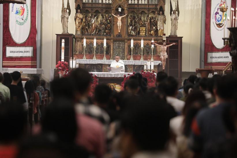 Suasana Ibadah Kenaikan Yesus Kristus di Gereja Katedral - Bagian 6