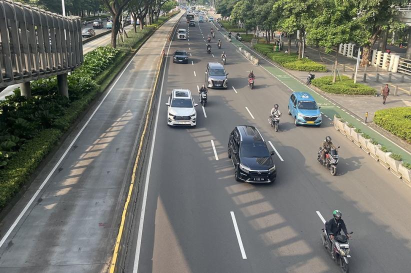 Suasana Lalu Lintas Jakarta Ramai Lancar saat Libur Panjang Kenaikan Yesus Kristus - Bagian 5