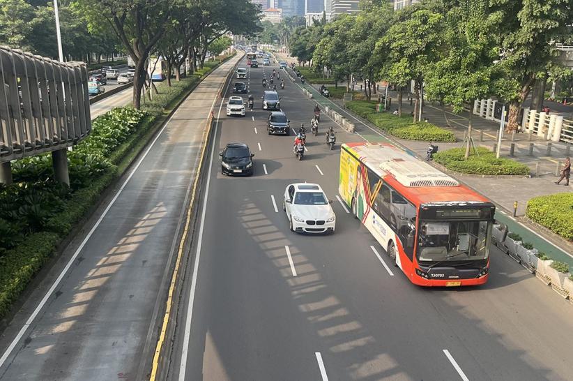 Suasana Lalu Lintas Jakarta Ramai Lancar saat Libur Panjang Kenaikan Yesus Kristus - Bagian 3