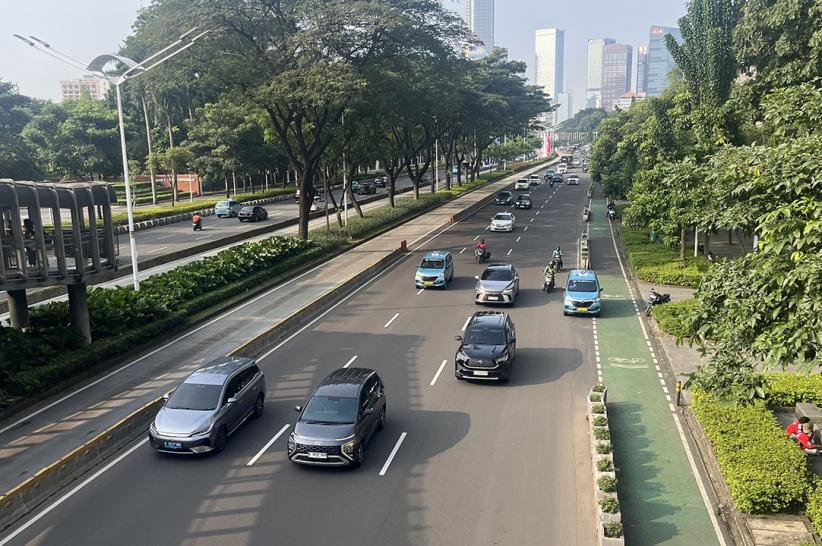 Suasana Lalu Lintas Jakarta Ramai Lancar saat Libur Panjang Kenaikan Yesus Kristus - Bagian 1