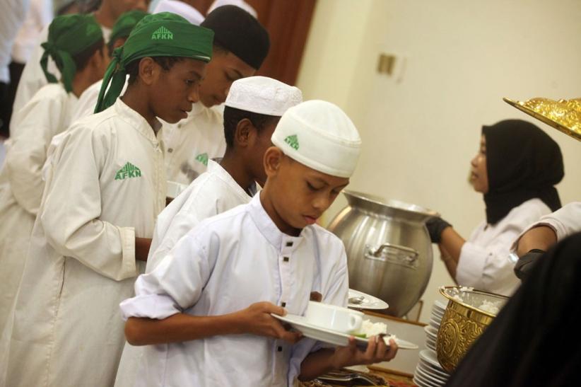 Mentan Syukuran Capaian Stok Beras 4 Juta Ton bersama Anak Yatim - Bagian 6