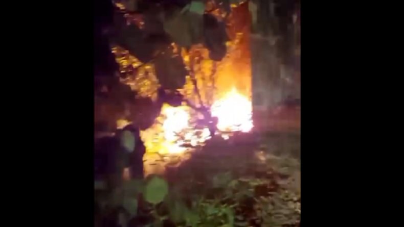 2 Pencuri Babak Belur Dihajar Warga di Asahan, Motor Dibakar