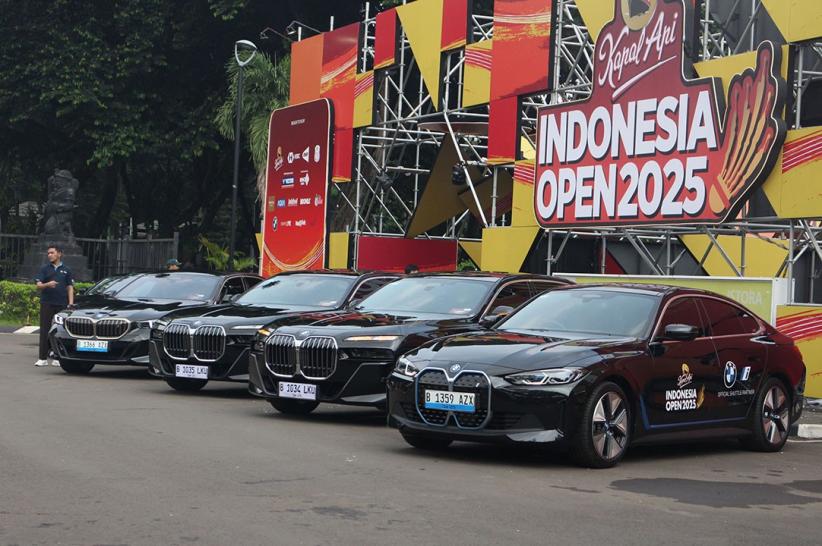 Mewah! 15 Mobil BMW Jadi Transportasi Atlet Indonesia Open 2025  - Bagian 4