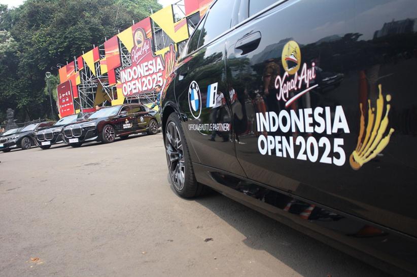 Mewah! 15 Mobil BMW Jadi Transportasi Atlet Indonesia Open 2025  - Bagian 5