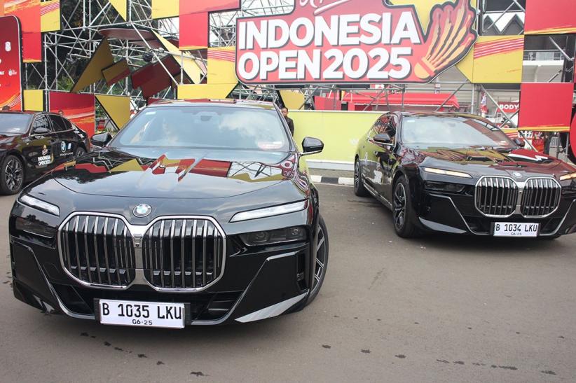 Mewah! 15 Mobil BMW Jadi Transportasi Atlet Indonesia Open 2025  - Bagian 3