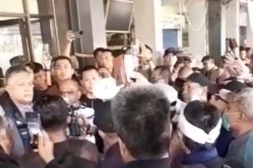 Ratusan Pedagang Geruduk Kantor Perumda Pasar Juara Bandung, Tuntut Audit dan Penataan