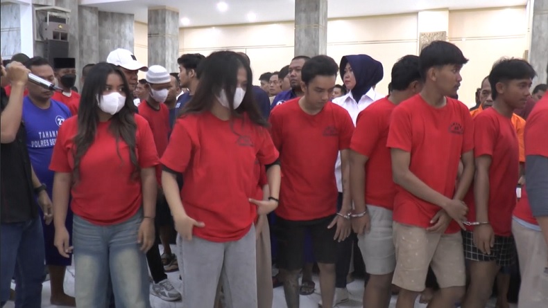 title 916 Preman dan Pelaku Kejahatan Jalanan di Jateng Ditangkap, 28 Wanita 916 Preman dan Pelaku Kejahatan Jalanan di Jateng Ditangkap, 28 Wanita