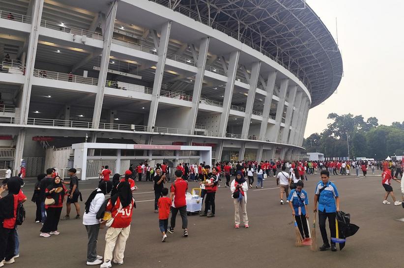 SUGBK Memerah, Ribuan Suporter Sambut Laga Timnas Indonesia vs China - Bagian 2