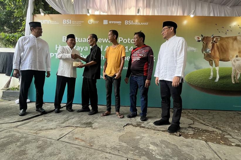 Iduladha 1446 H, BSI Distribusikan 15.272 Hewan Kurban untuk Dhuafa - Bagian 4
