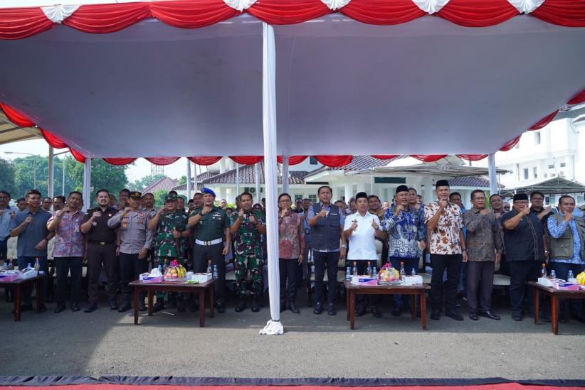 Sambut Iduladha 1446 H dengan Menyalurkan Hewan Kurban untuk Warga Karawang - Bagian 3