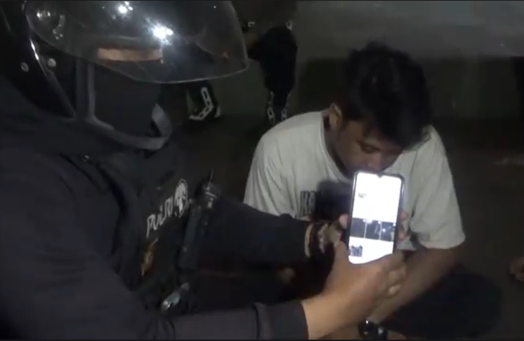 Razia Jam Malam Pelajar di Cirebon, Polisi Tangkap Admin Konten Tawuran
