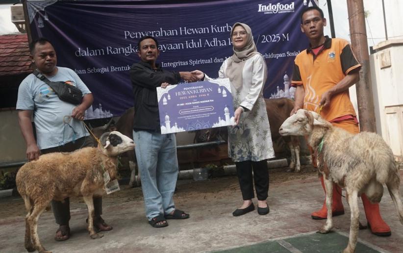 Penyerahan Bantuan Ratusan Hewan Kurban Iduladha 1446 H - Bagian 4