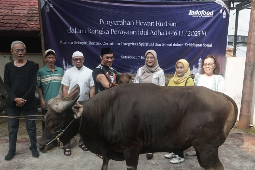 Penyerahan Bantuan Ratusan Hewan Kurban Iduladha 1446 H - Bagian 2