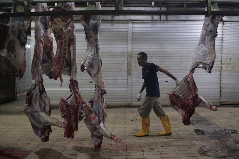 Melihat Kesibukan Ratusan Tukang Jagal Hewan Kurban di RPH Cakung - Bagian 1