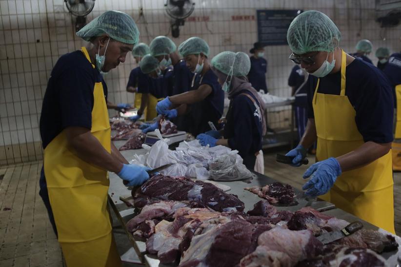 Melihat Kesibukan Ratusan Tukang Jagal Hewan Kurban di RPH Cakung - Bagian 5