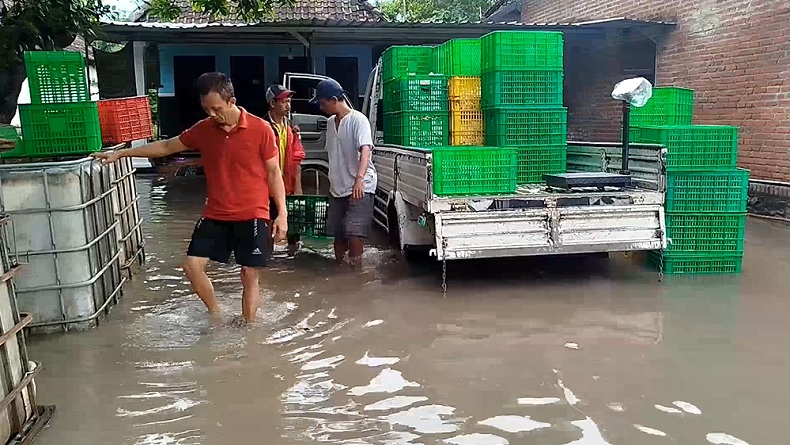 title Banjir di Mojokerto Disebabkan Luapan Sungai Setelah Diguyur Hujan Deras Banjir di Mojokerto Disebabkan Luapan Sungai Setelah Diguyur Hujan Deras