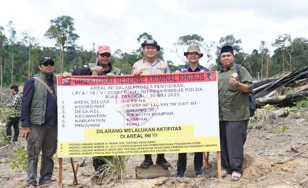 title Polisi Ungkap Modus 4 Tersangka Perambah Hutan Lindung jadi Kebun Sawit di Riau Polisi Ungkap Modus 4 Tersangka Perambah Hutan Lindung jadi Kebun Sawit di Riau