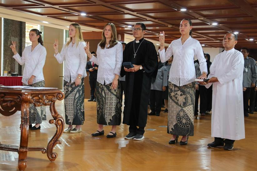 Cium Bendera Merah Putih, 4 Atlet Wanita Naturalisasi Siap Bela Timnas Indonesia - Bagian 5