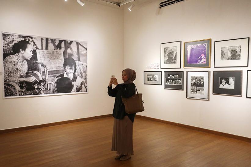 Pameran Gelegar Foto Nusantara Karya Guntur Soekarnoputra Tampilkan Potret Masa Lalu - Bagian 1