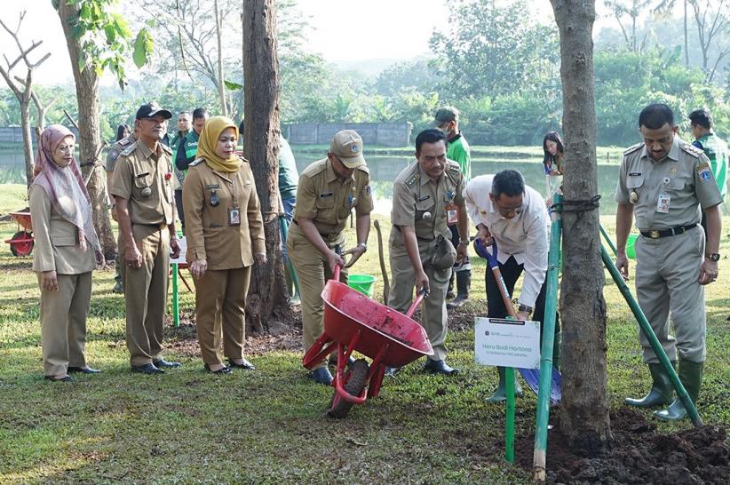 Program Pelestarian Lingkungan Lewat Inisiatif Langkah Hijau - Bagian 3