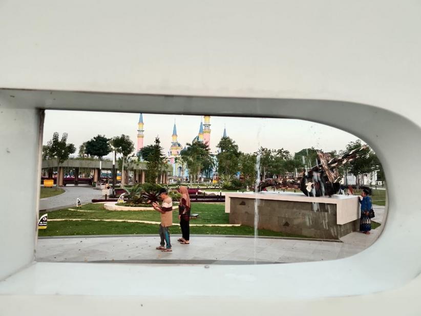 Alun-Alun Tuban Jadi Destinasi Wisata Favorit Pasca Renovasi - Bagian 6