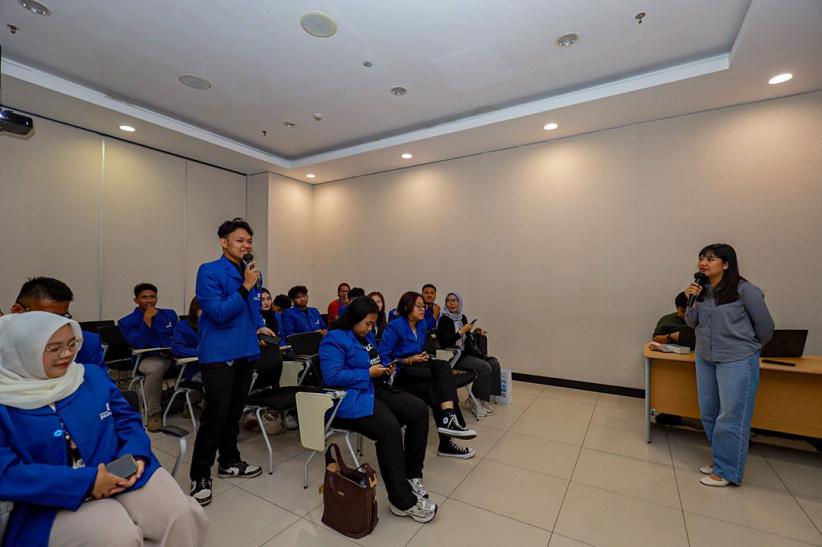 Antusiasme Mahasiswa Universitas Paramadina Berkunjung ke Redaksi Okezone - Bagian 1