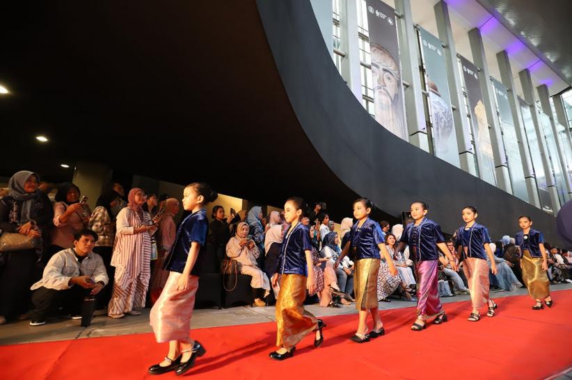 Potret 498 Perempuan Memakai Keindahan Wastra Nusantara - Bagian 1