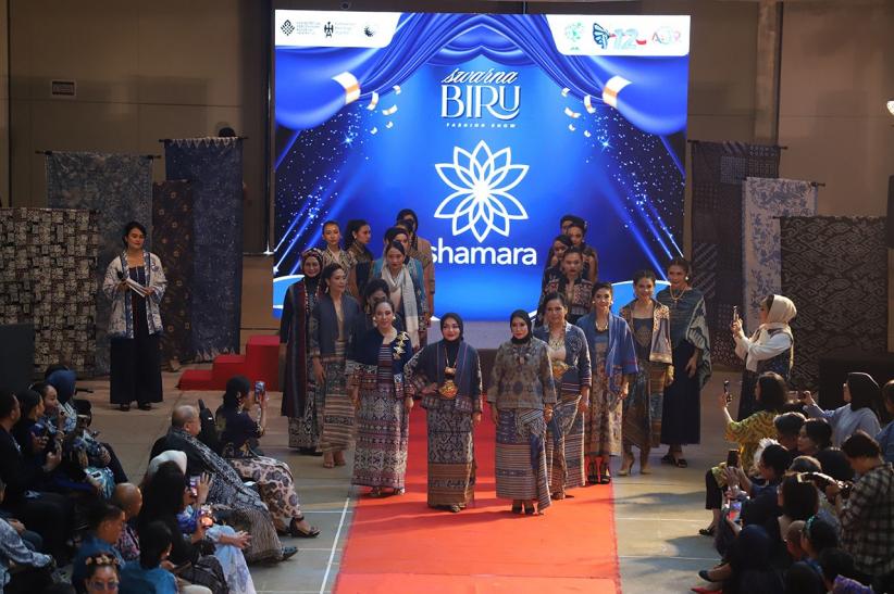 Potret 498 Perempuan Memakai Keindahan Wastra Nusantara - Bagian 3