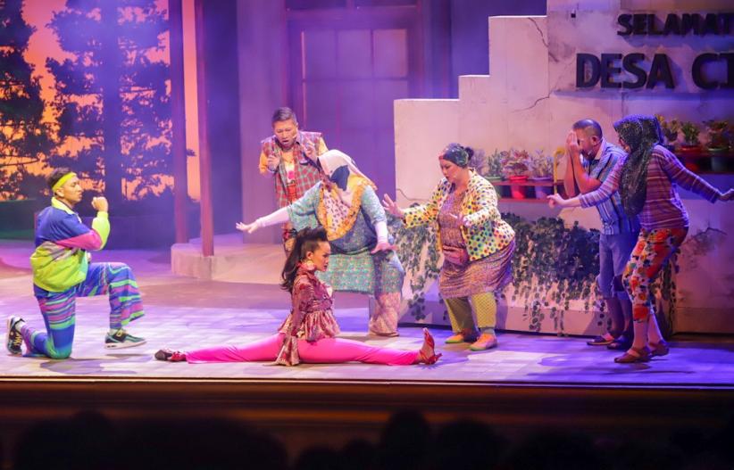 Keseruan Panggung Musikal Keluarga Cemara - Bagian 2