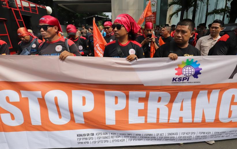 Ratusan Buruh Geruduk Kantor PBB di Jakarta, Desak Hentikan Perang Iran-Israel - Bagian 5