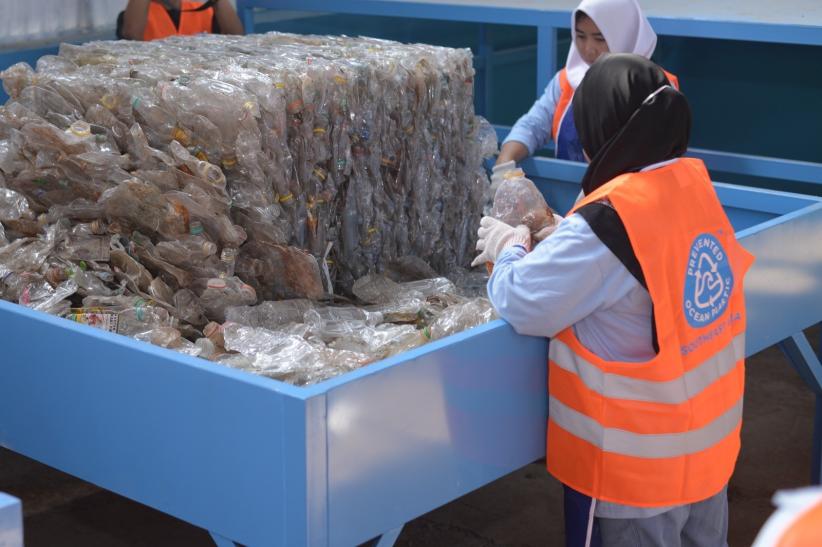 Peresmian Fasilitas Daur Ulang Sampah Plastik PET di Sukabumi - Bagian 2