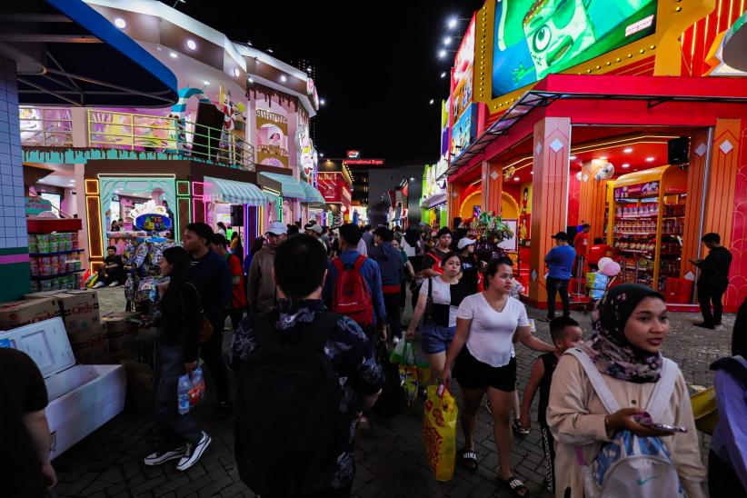 Hari Pertama Jakarta Fair 2025 Dipadati Ribuan Orang - Bagian 5