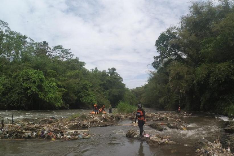 Hari ke-5 Pencarian Nia Maulidia, Bocah Hanyut di Sungai Brantas Malang Belum Ditemukan