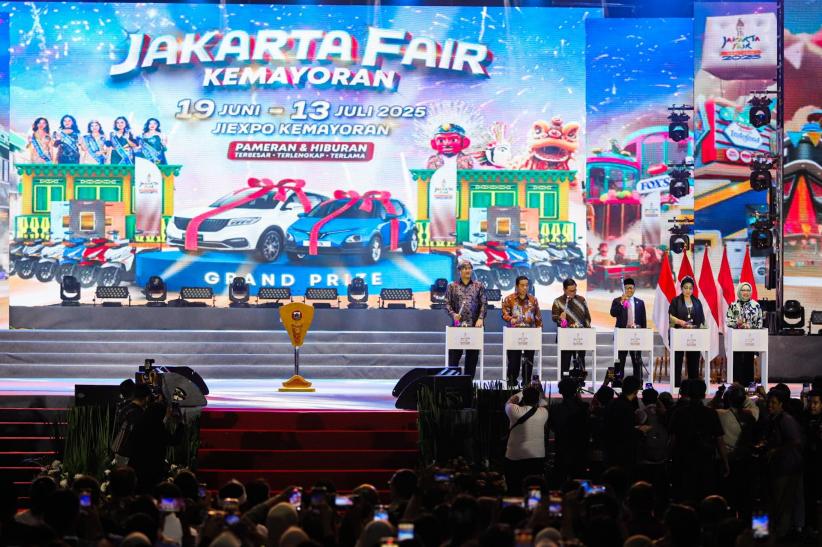 Gubernur Pramono Anung Buka Jakarta Fair 2025 - Bagian 1