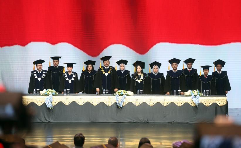 Foto-Foto Wisuda ke-3 MNC University  - Bagian 5