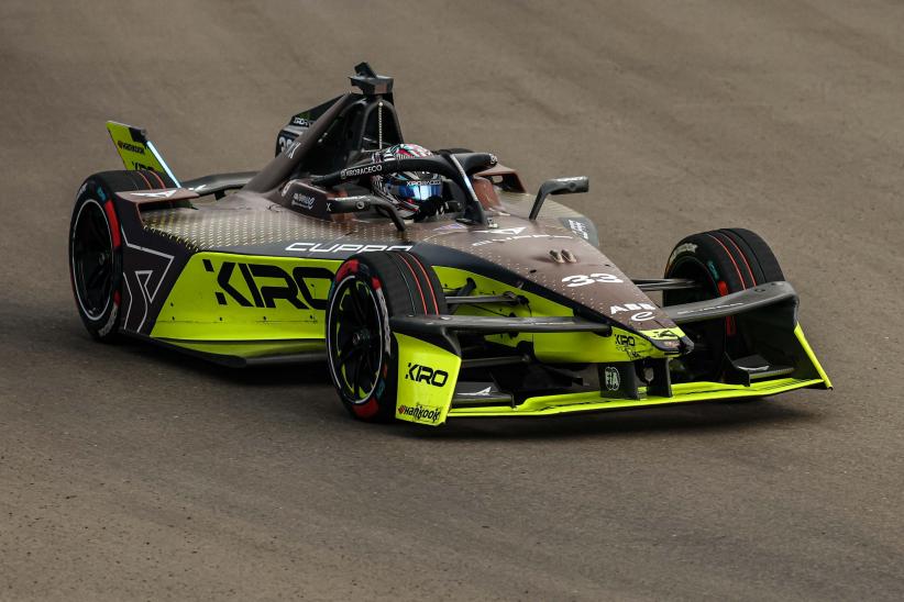 Melesat Cepat! Dan Ticktum Juara Formula E Jakarta 2025 - Bagian 1