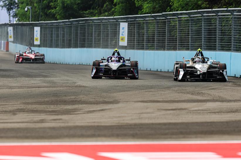Tercepat! Jake Dennis Pole Position Formula E Jakarta 2025 - Bagian 3
