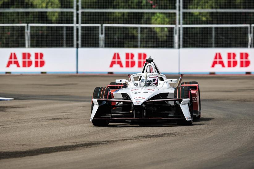 Tercepat! Jake Dennis Pole Position Formula E Jakarta 2025 - Bagian 1