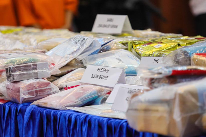 Penampakan 683,8 Kg Narkoba Disita BNN dan Bea Cukai - Bagian 5