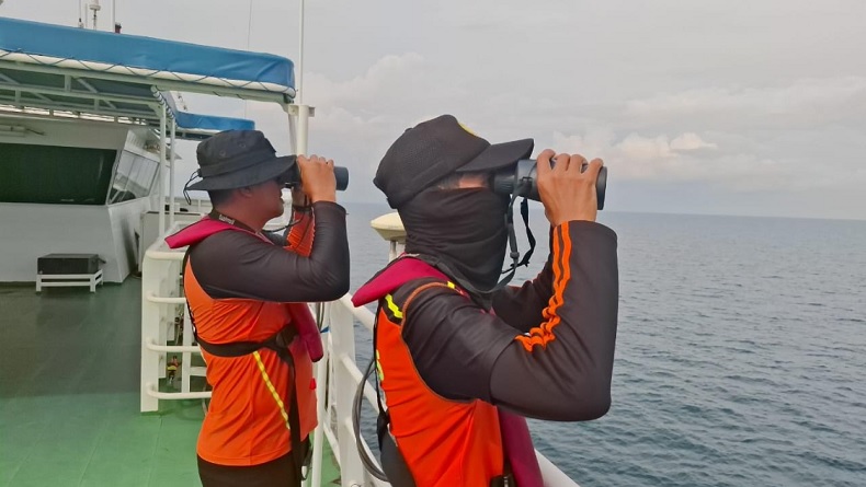 title 5 Hari Pencarian, 3 ABK Kapal Asia Mulia Tenggelam di Perairan Bantaeng Belum Ditemukan 5 Hari Pencarian, 3 ABK Kapal Asia Mulia Tenggelam di Perairan Bantaeng Belum Ditemukan