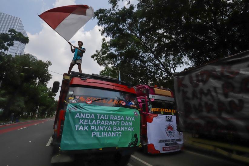 Ratusan Sopir Truk Unjuk Rasa Tolak Kebijakan Zero ODOL - Bagian 1